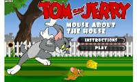 Играть в Том и Джерри. Мышь за домом